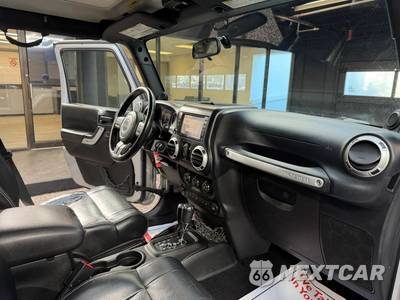 2012 Jeep Wrangler Unlimited Sahara - zdjęcie 28 z 32 - miniatura