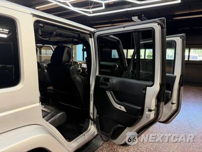2012 Jeep Wrangler Unlimited Sahara - zdjęcie 22 z 32 - miniatura