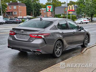 2023 Toyota Camry SE - zdjęcie 8 z 46 - miniatura