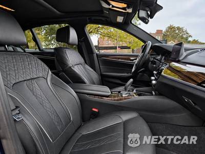2019 BMW 5 Series Sedan M550i xDrive - zdjęcie 27 z 51 - miniatura