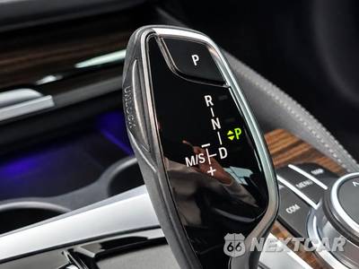 2019 BMW 5 Series Sedan M550i xDrive - zdjęcie 26 z 51 - miniatura