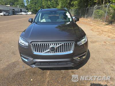 2025 Volvo XC90 Core 7-Passenger - zdjęcie 2 z 24 - miniatura