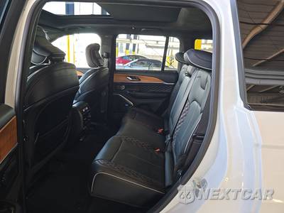 2023 Jeep Grand Cherokee Summit Reserve - zdjęcie 13 z 30 - miniatura