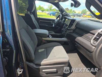 2023 Ram 1500 Big Horn Extended Cab Medium Bed - zdjęcie 8 z 25 - miniatura