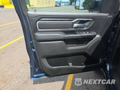 2023 Ram 1500 Big Horn Extended Cab Medium Bed - zdjęcie 9 z 25 - miniatura