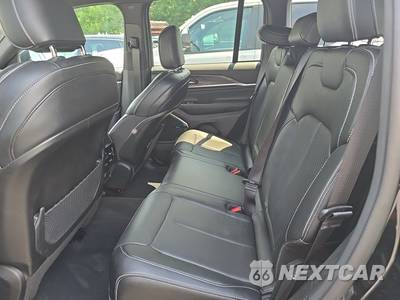 2023 Jeep Grand Cherokee Overland - zdjęcie 13 z 24 - miniatura