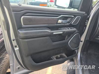 2023 Ram 1500 Laramie Crew Cab Short Bed - zdjęcie 9 z 37 - miniatura