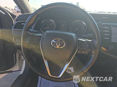 2020 Toyota Camry SE - zdjęcie 10 z 35 - miniatura