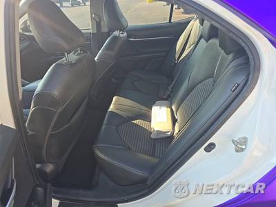 2020 Toyota Camry SE - zdjęcie 13 z 35 - miniatura