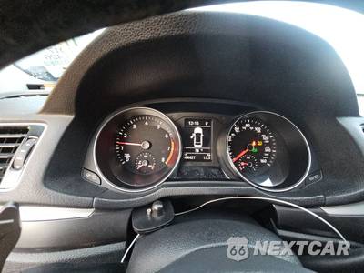 2017 Volkswagen Passat 1.8T R-Line w/Comfort Pkg - zdjęcie 12 z 20 - miniatura