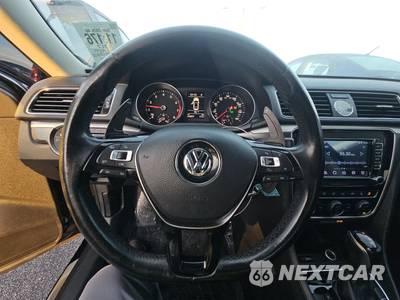 2017 Volkswagen Passat 1.8T R-Line w/Comfort Pkg - zdjęcie 10 z 20 - miniatura