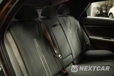 2021 Hyundai Elantra SEL - zdjęcie 16 z 30 - miniatura