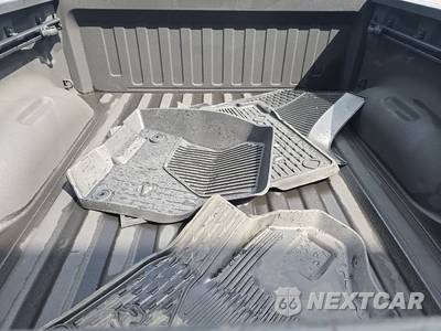 2025 Ram 1500 Laramie Crew Cab Short Bed - zdjęcie 16 z 28 - miniatura