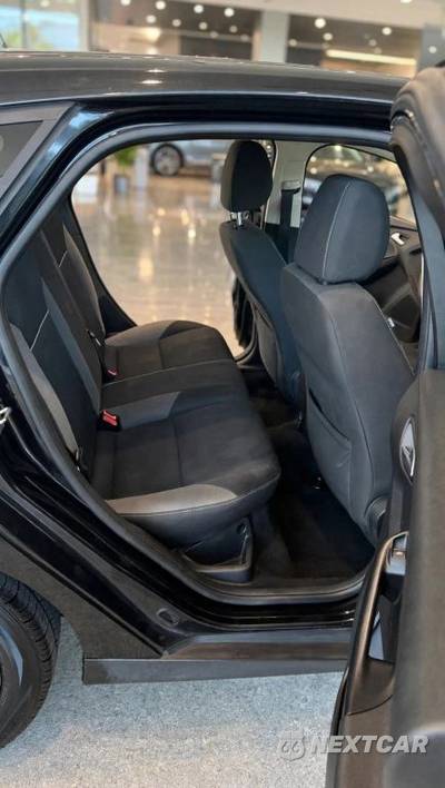 2013 Ford Focus SE Hatchback - zdjęcie 14 z 16 - miniatura