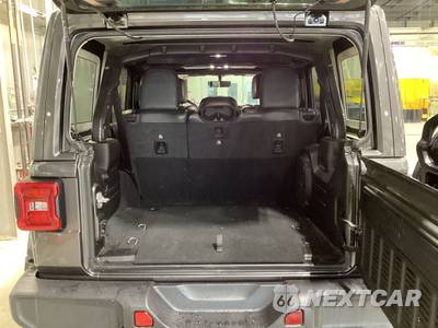 2022 Jeep Wrangler Unlimited Sahara Altitude Edition - zdjęcie 18 z 23 - miniatura