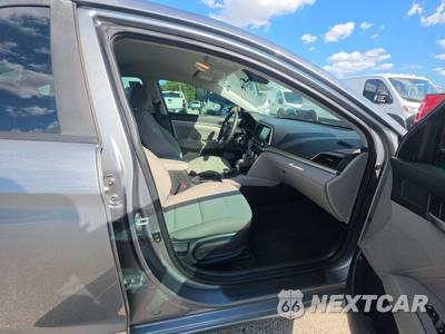 2019 Hyundai Elantra SEL Sedan - zdjęcie 8 z 22 - miniatura