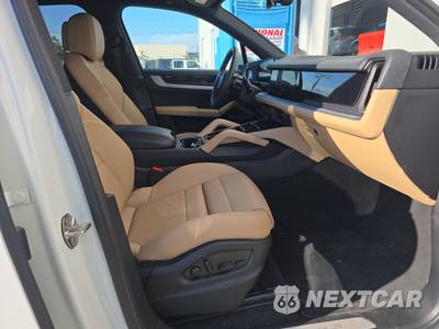 2025 Porsche Cayenne S - zdjęcie 8 z 26 - miniatura