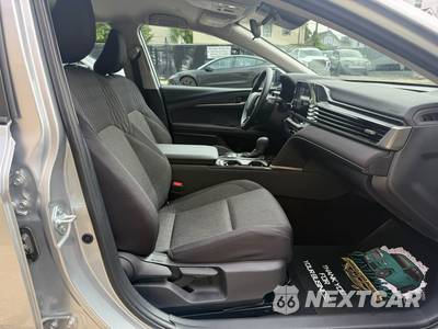 2026 Toyota Camry LE - zdjęcie 19 z 27 - miniatura