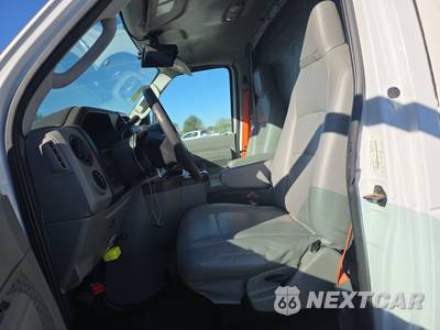 2017 Ford Super Duty E-450 Cutaway DRW - zdjęcie 7 z 40 - miniatura