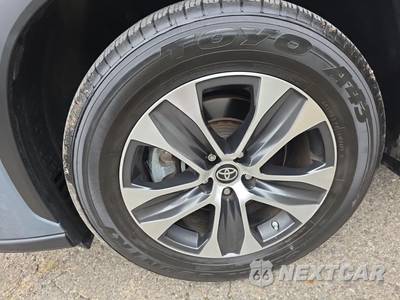 2023 Toyota Highlander XLE - zdjęcie 8 z 22 - miniatura