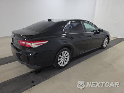 2020 Toyota Camry LE - zdjęcie 4 z 43 - miniatura