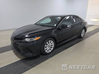 2020 Toyota Camry LE - zdjęcie 1 z 43 - miniatura