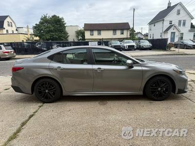 2026 Toyota Camry SE - zdjęcie 7 z 26 - miniatura