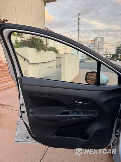 2022 Nissan Versa SV - zdjęcie 10 z 32 - miniatura