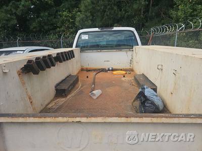 2004 Ford Super Duty F-350 Cab Chassis XL Crew Cab DRW - zdjęcie 16 z 31 - miniatura