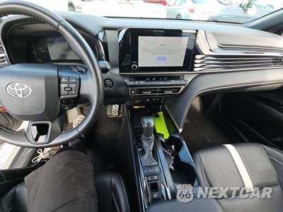 2025 Toyota Camry SE - zdjęcie 11 z 30 - miniatura