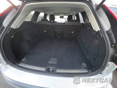 2025 Volvo XC60 B5 Plus - zdjęcie 16 z 29 - miniatura