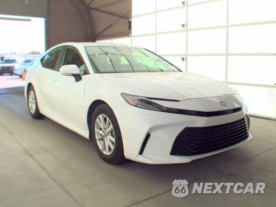 2025 Toyota Camry LE - zdjęcie 3 z 38 - miniatura