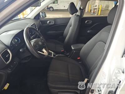 2025 Hyundai Venue SEL - zdjęcie 7 z 36 - miniatura