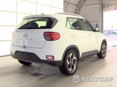 2025 Hyundai Venue SEL - zdjęcie 4 z 36 - miniatura