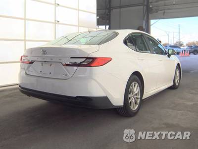 2025 Toyota Camry LE - zdjęcie 4 z 20 - miniatura