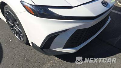 2025 Toyota Camry SE - zdjęcie 22 z 28 - miniatura
