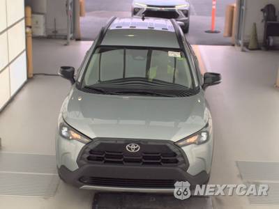 2026 Toyota Corolla Cross LE - zdjęcie 2 z 30 - miniatura