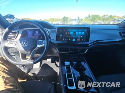 2025 Volkswagen Atlas Cross Sport 2.0T SE w/Technology - zdjęcie 11 z 27 - miniatura