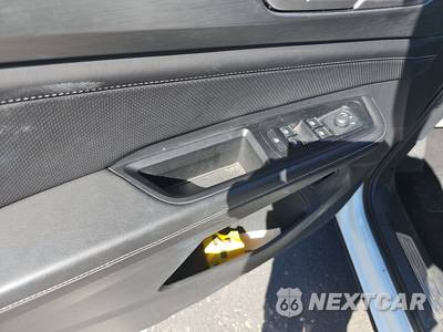 2025 Volkswagen Atlas Cross Sport 2.0T SE w/Technology - zdjęcie 9 z 27 - miniatura