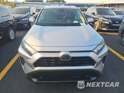 2022 Toyota RAV4 LE - zdjęcie 2 z 25 - miniatura