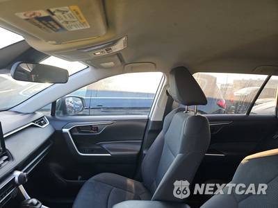 2022 Toyota RAV4 LE - zdjęcie 17 z 25 - miniatura