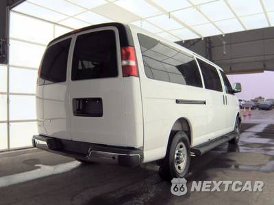 2025 Chevrolet Express 3500 Passenger Van LT 1LT 155.1" WB - zdjęcie 4 z 26 - miniatura