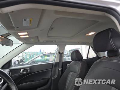 2025 Hyundai Venue SEL - zdjęcie 20 z 29 - miniatura