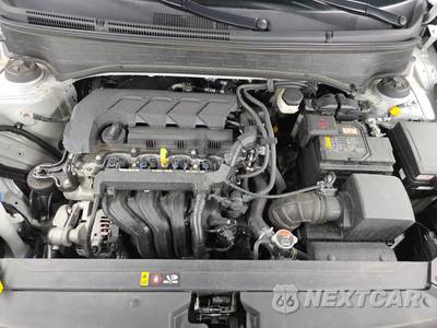2025 Hyundai Venue SEL - zdjęcie 15 z 29 - miniatura