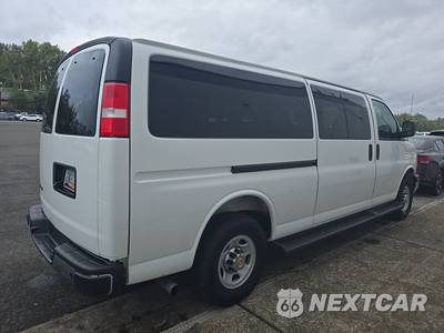 2025 Chevrolet Express 3500 Passenger Van LT 1LT 155.1" WB - zdjęcie 4 z 26 - miniatura