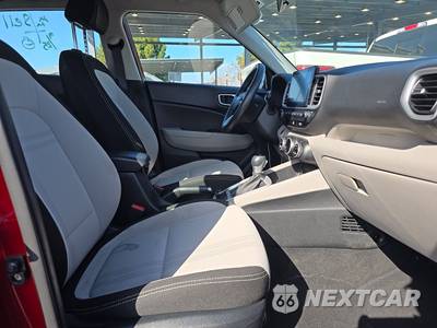 2025 Hyundai Venue SEL - zdjęcie 8 z 29 - miniatura