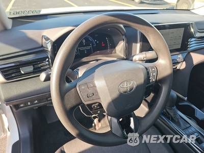 2025 Toyota Camry LE - zdjęcie 10 z 21 - miniatura