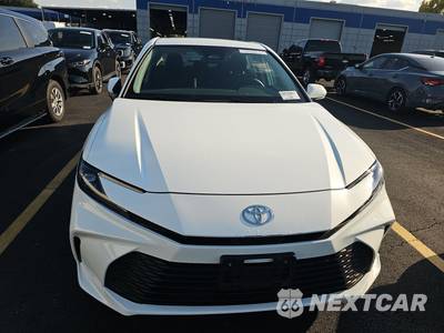 2025 Toyota Camry LE - zdjęcie 2 z 21 - miniatura