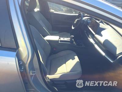 2023 Toyota Prius LE - zdjęcie 8 z 37 - miniatura