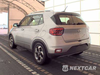 2025 Hyundai Venue SEL - zdjęcie 6 z 20 - miniatura